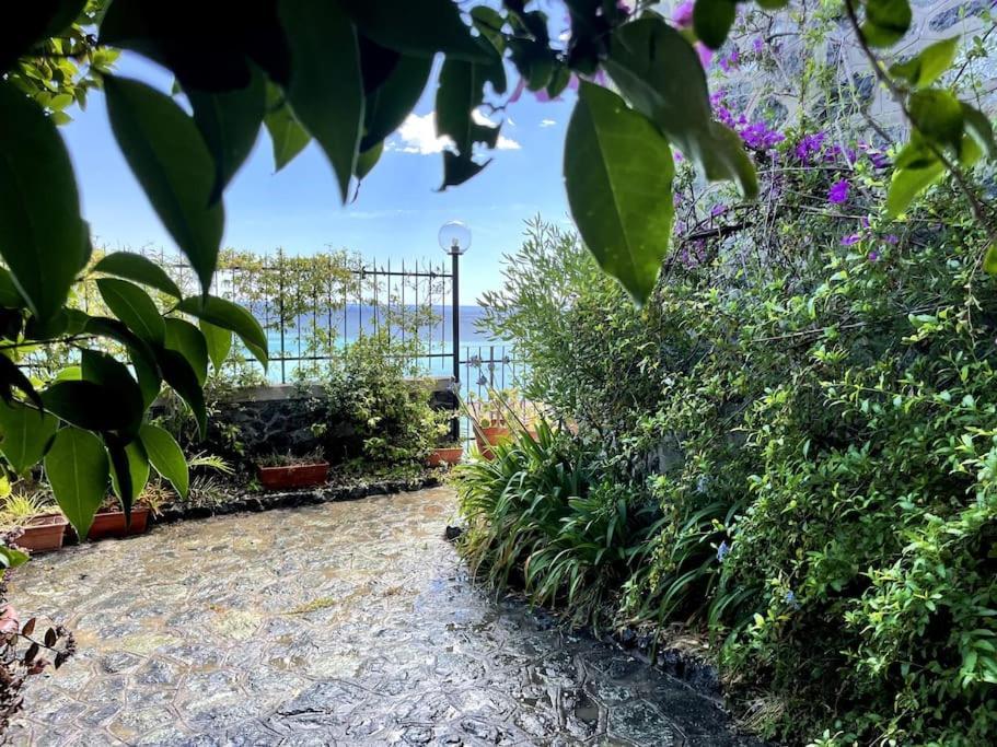 Ocean View Villa With Fast Wi-Fi And Elevator To Town Леванто Экстерьер фото